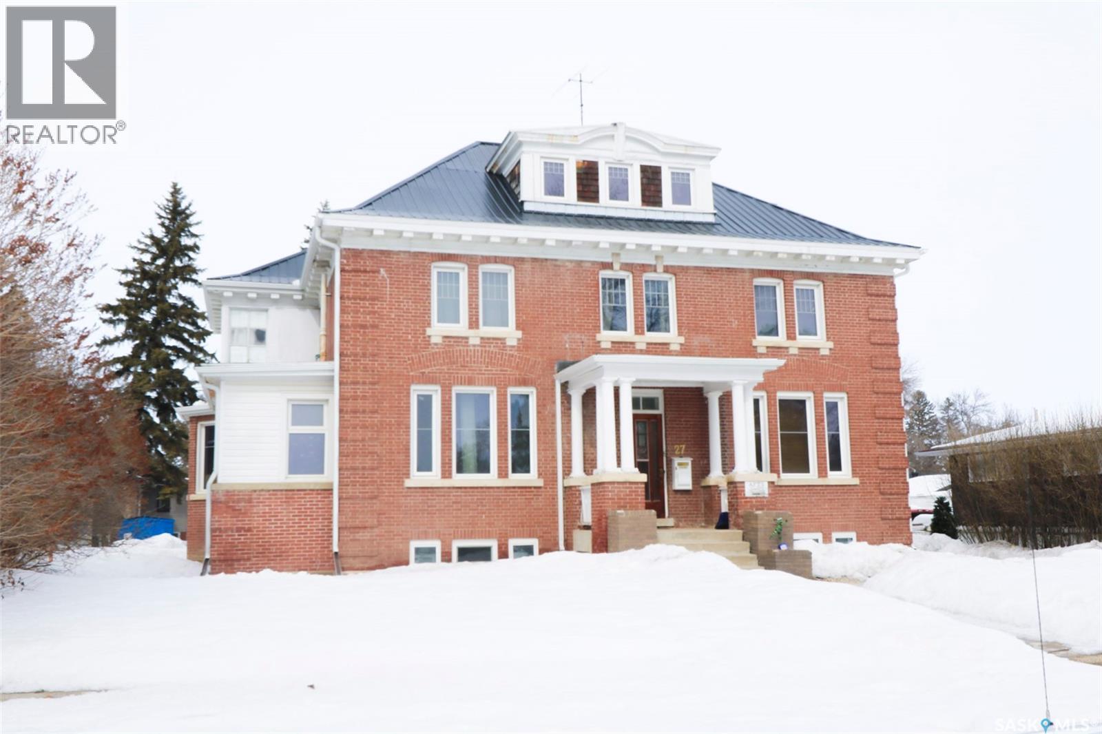 27 Dunlop STREET E - 1