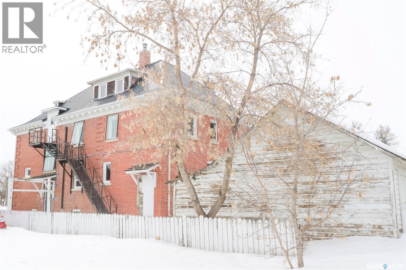 27 Dunlop STREET E - 2