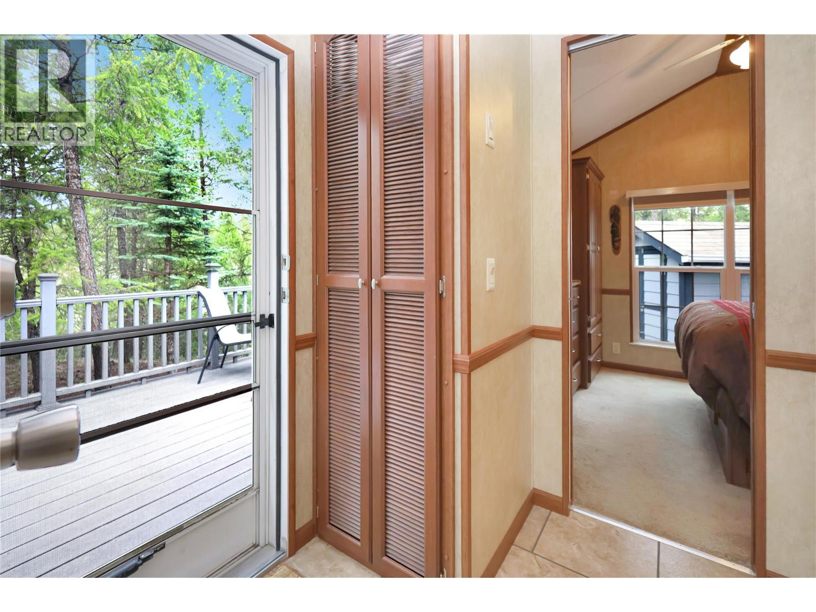 4862 Lynx Drive, Radium Hot Springs