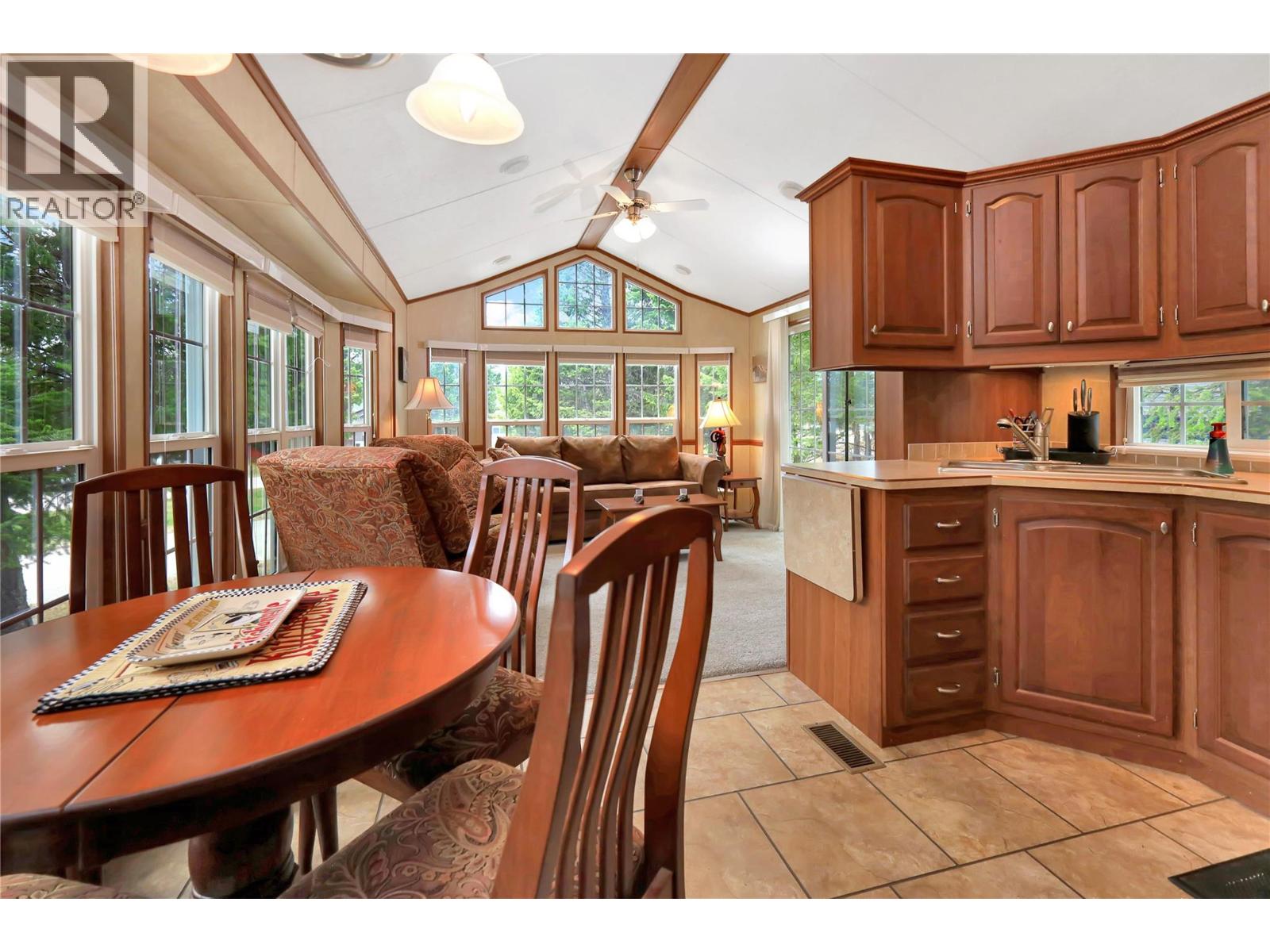 4862 Lynx Drive, Radium Hot Springs