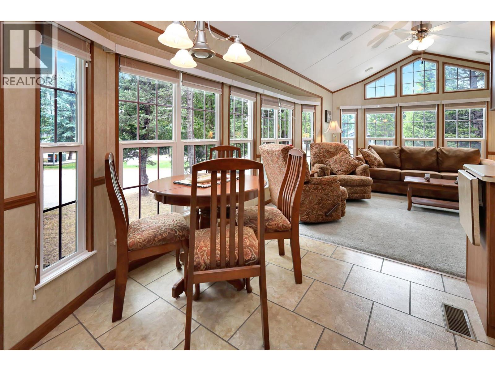 4862 Lynx Drive, Radium Hot Springs