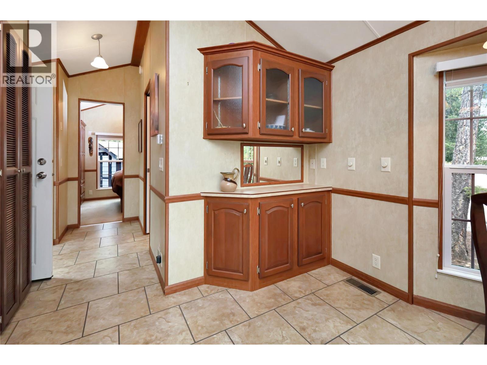 4862 Lynx Drive, Radium Hot Springs