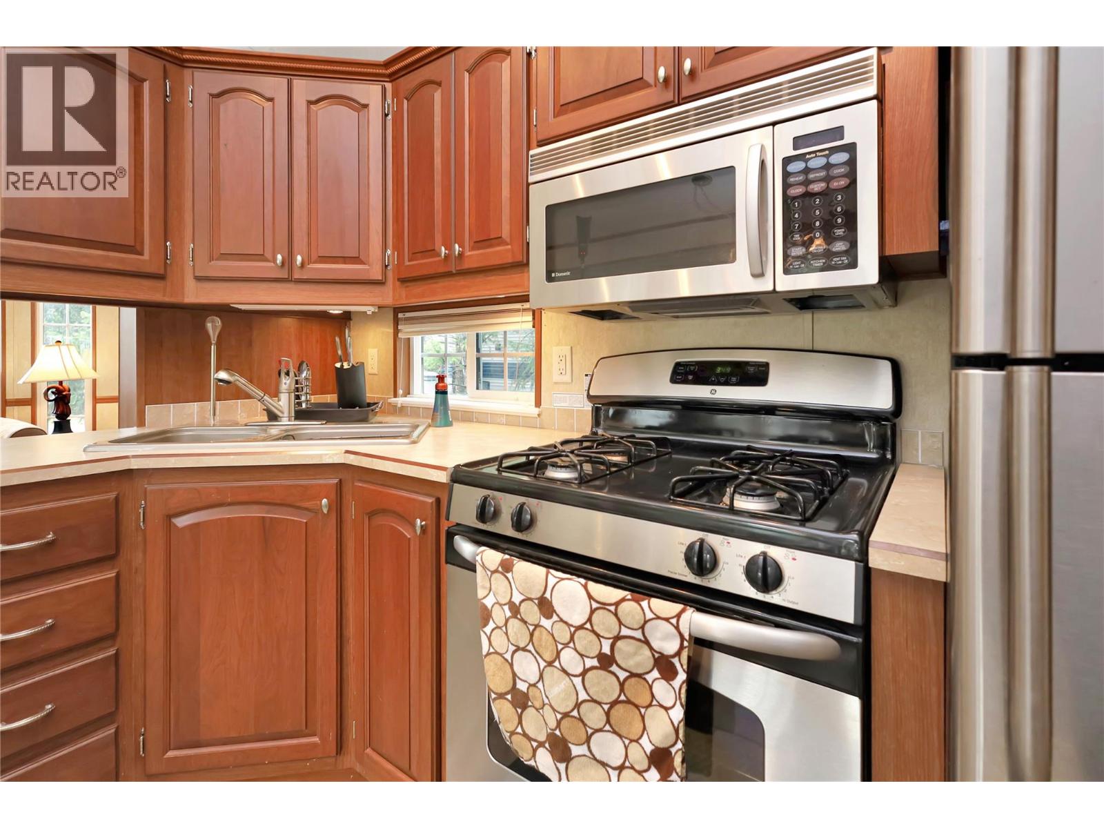 4862 Lynx Drive, Radium Hot Springs