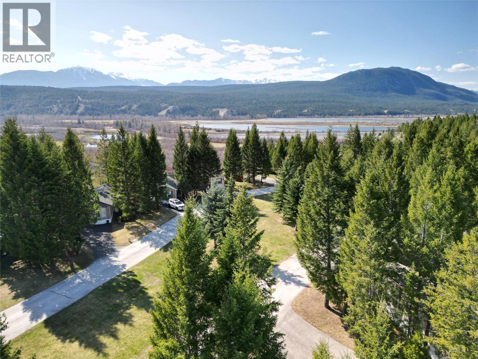 4862 Lynx Drive, Radium Hot Springs