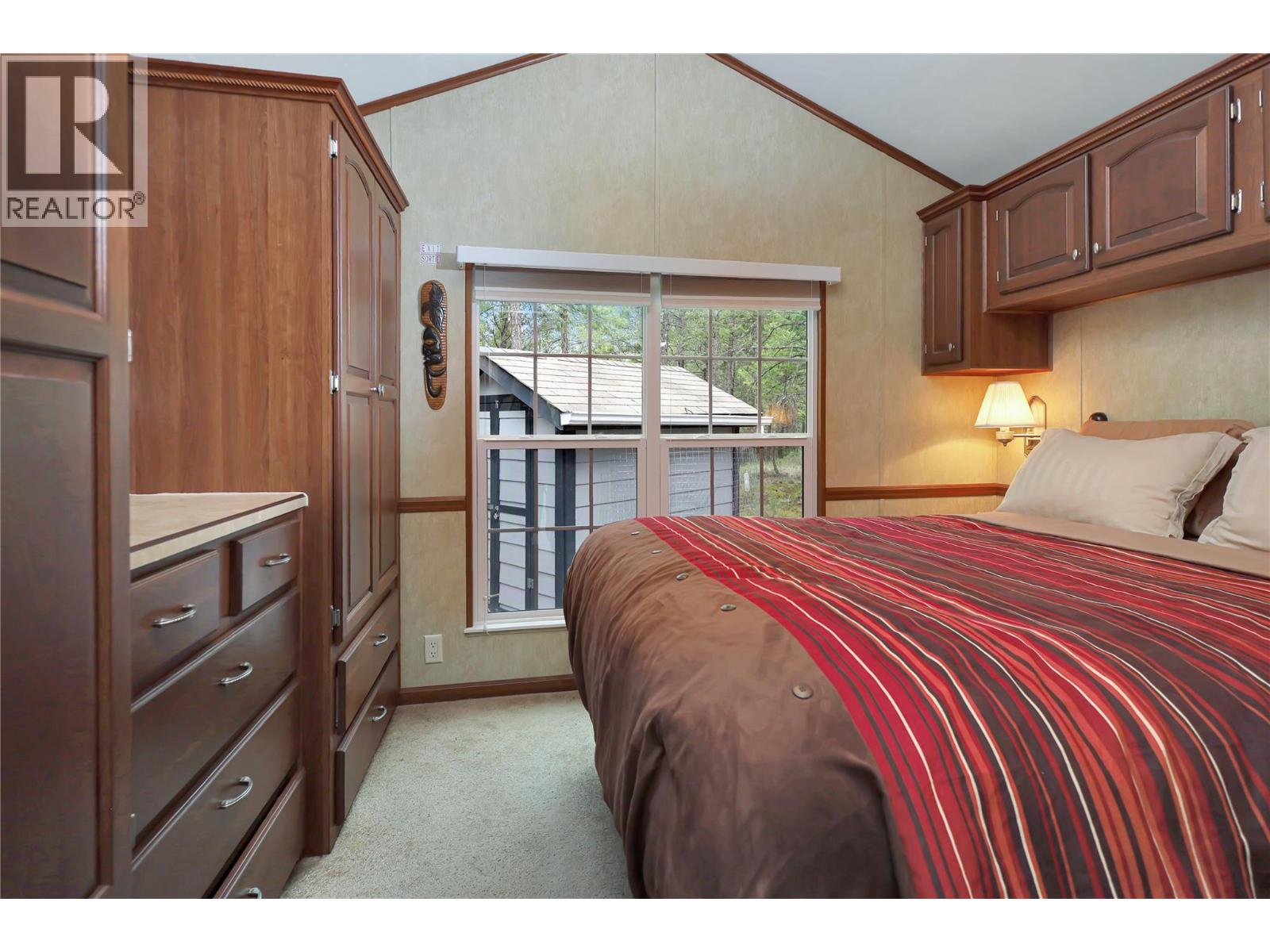 4862 Lynx Drive, Radium Hot Springs