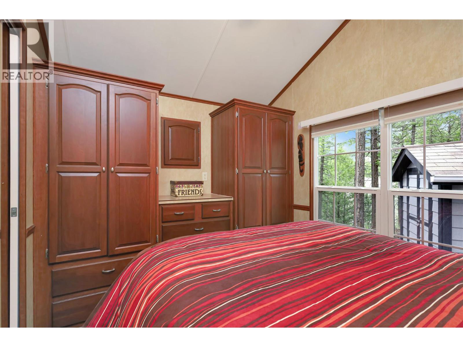 4862 Lynx Drive, Radium Hot Springs