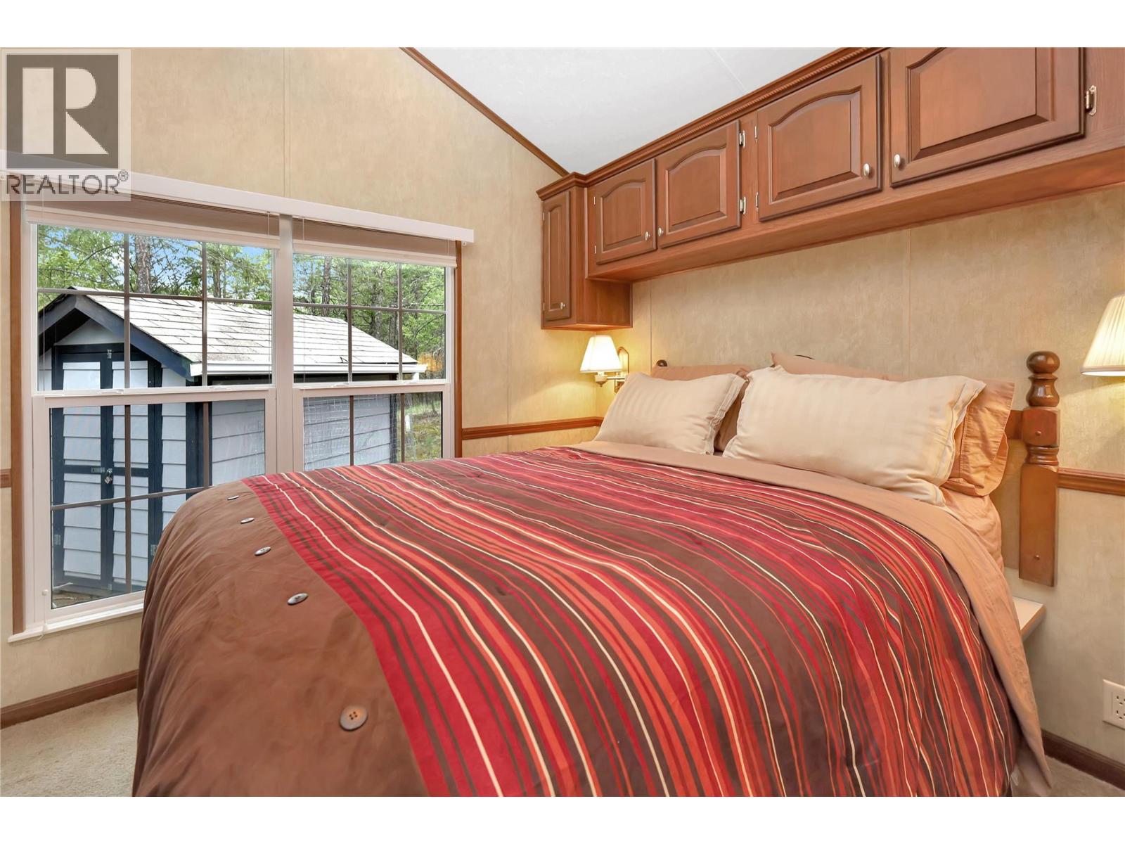 4862 Lynx Drive, Radium Hot Springs