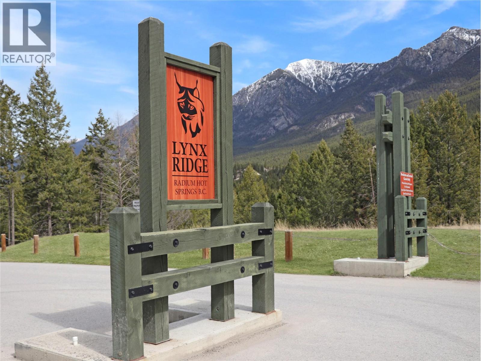 4862 Lynx Drive, Radium Hot Springs