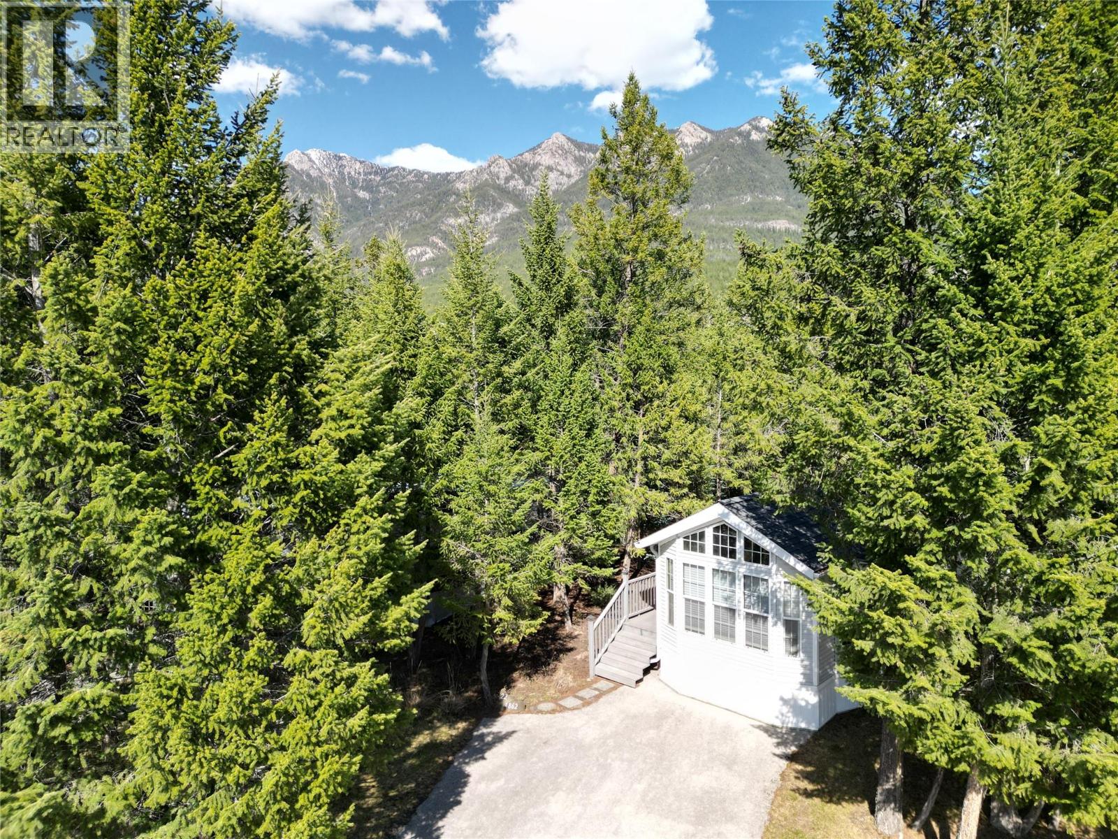 4862 Lynx Drive, Radium Hot Springs