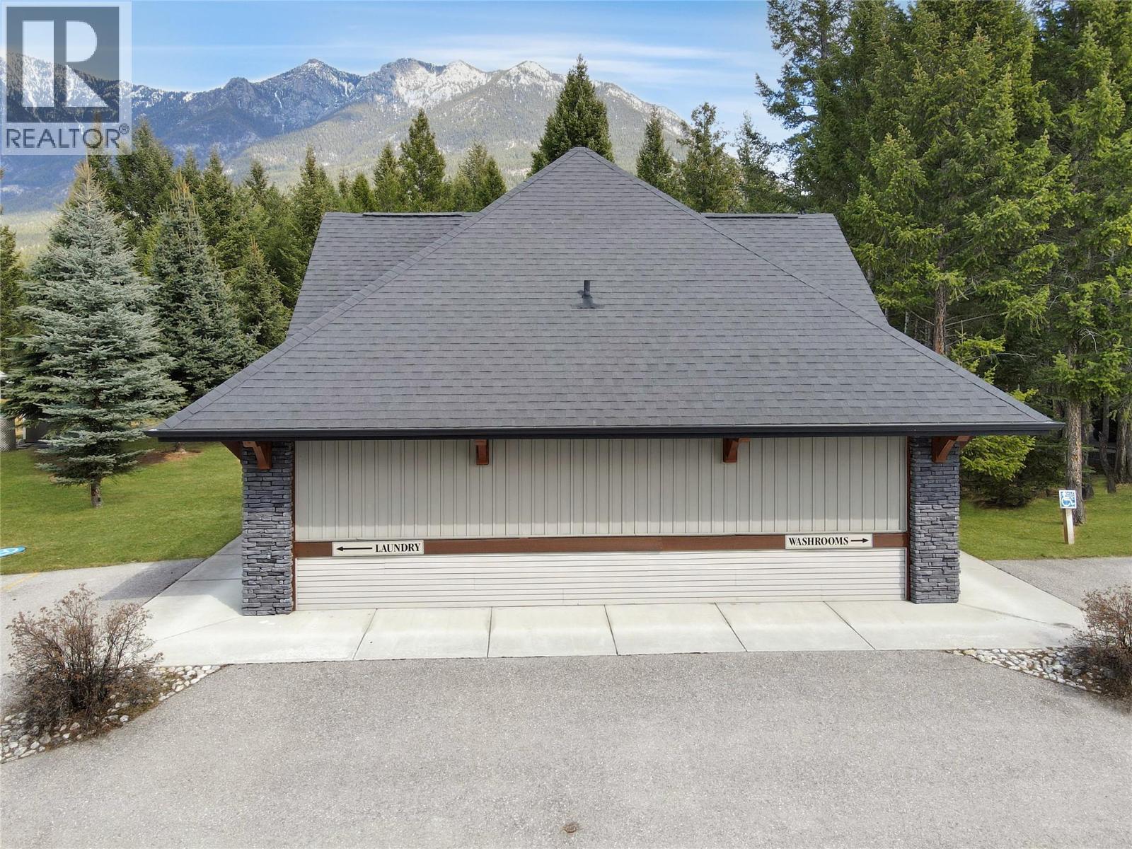 4862 Lynx Drive, Radium Hot Springs