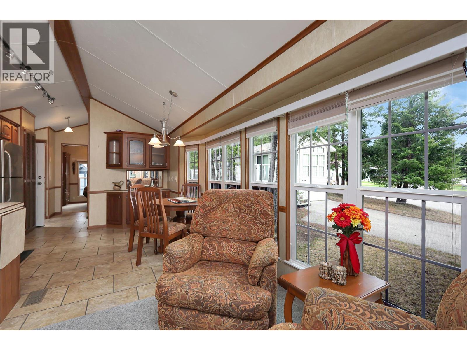 4862 Lynx Drive, Radium Hot Springs