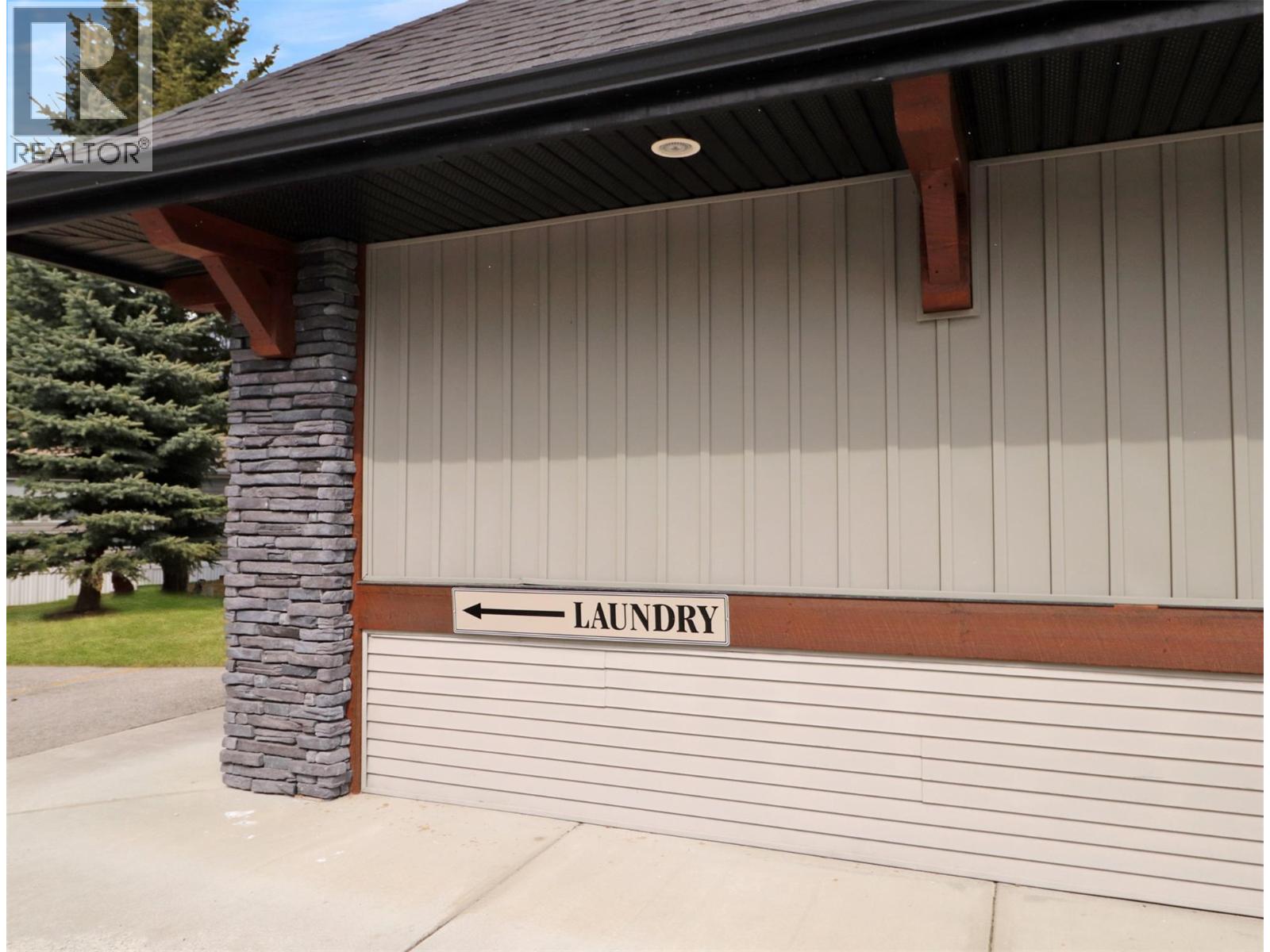 4862 Lynx Drive, Radium Hot Springs