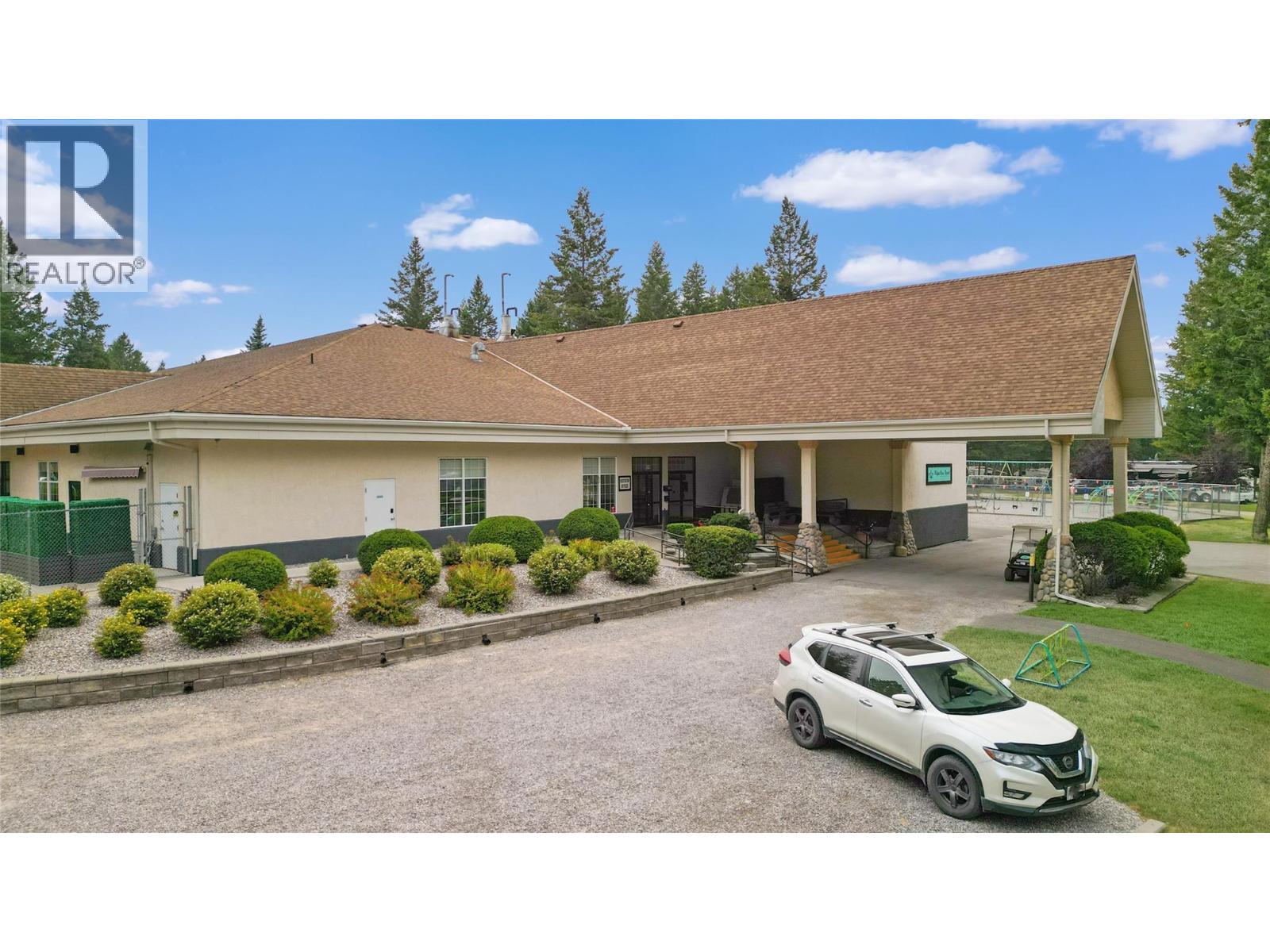 4862 Lynx Drive, Radium Hot Springs