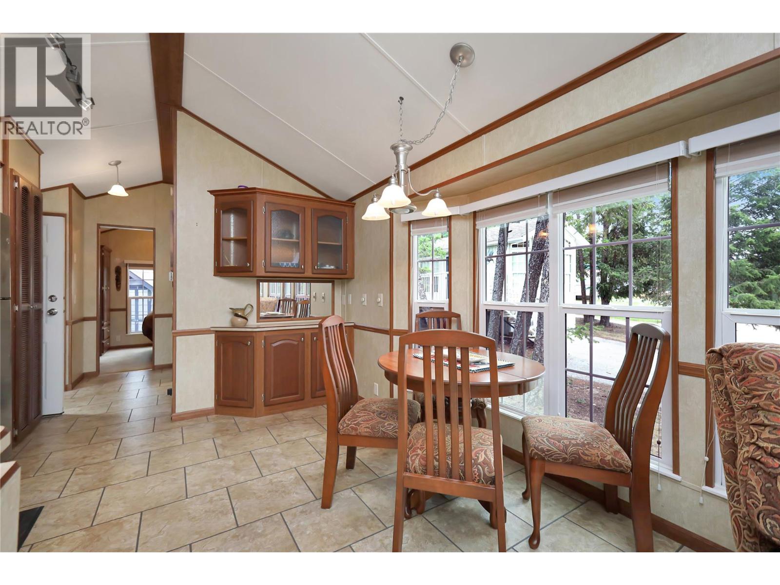 4862 Lynx Drive, Radium Hot Springs