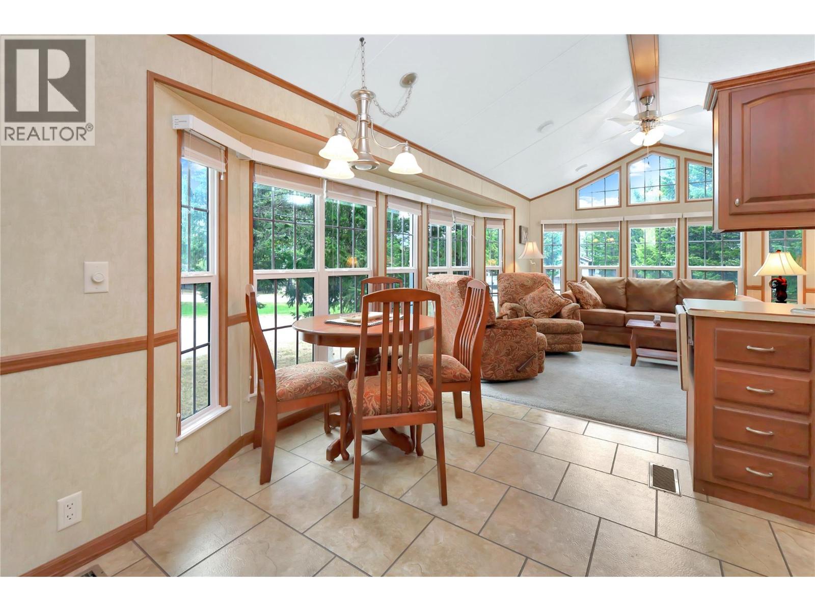 4862 Lynx Drive, Radium Hot Springs