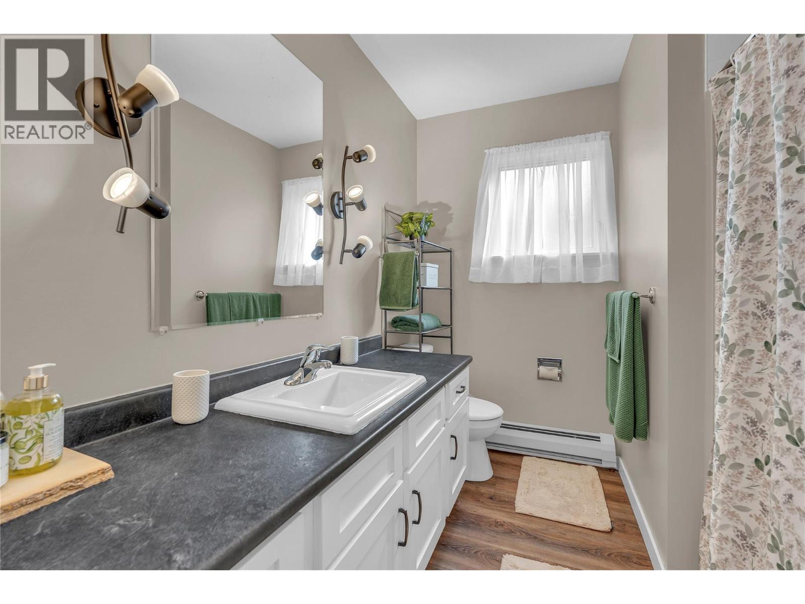 192 Dartmouth Place, Penticton