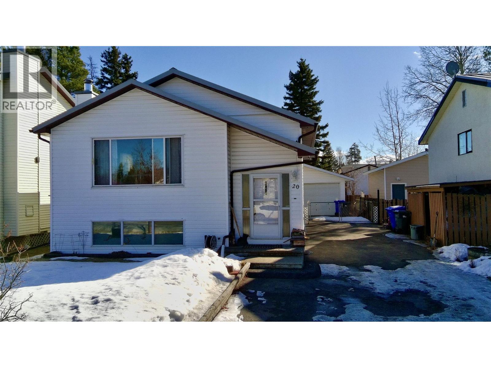 20 Dawson Place, Tumbler Ridge