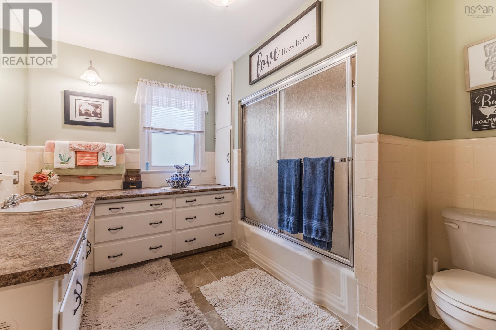 Property 23 of 49 of 35 GRANDVIEW Drive