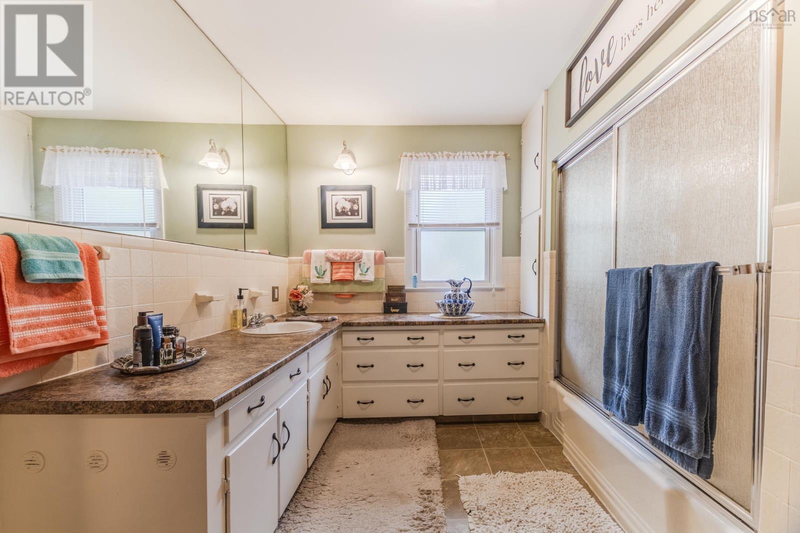 Property 20 of 49 of 35 GRANDVIEW Drive