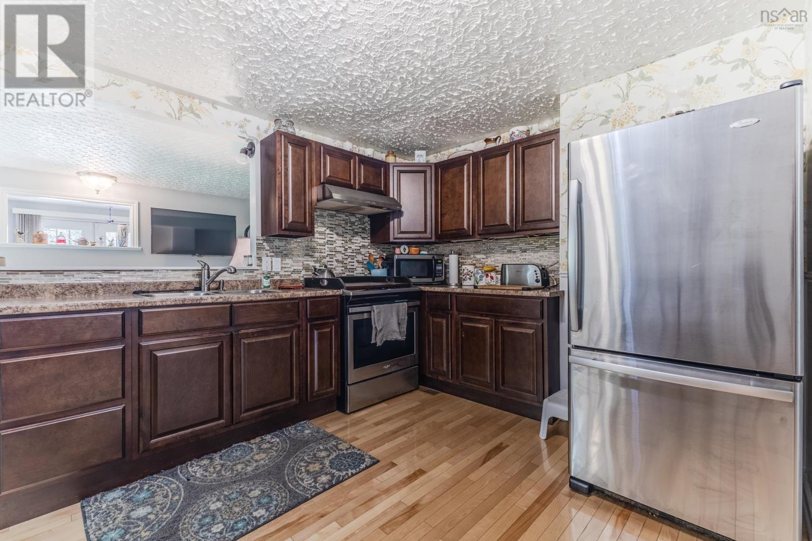 Property 32 of 49 of 35 GRANDVIEW Drive