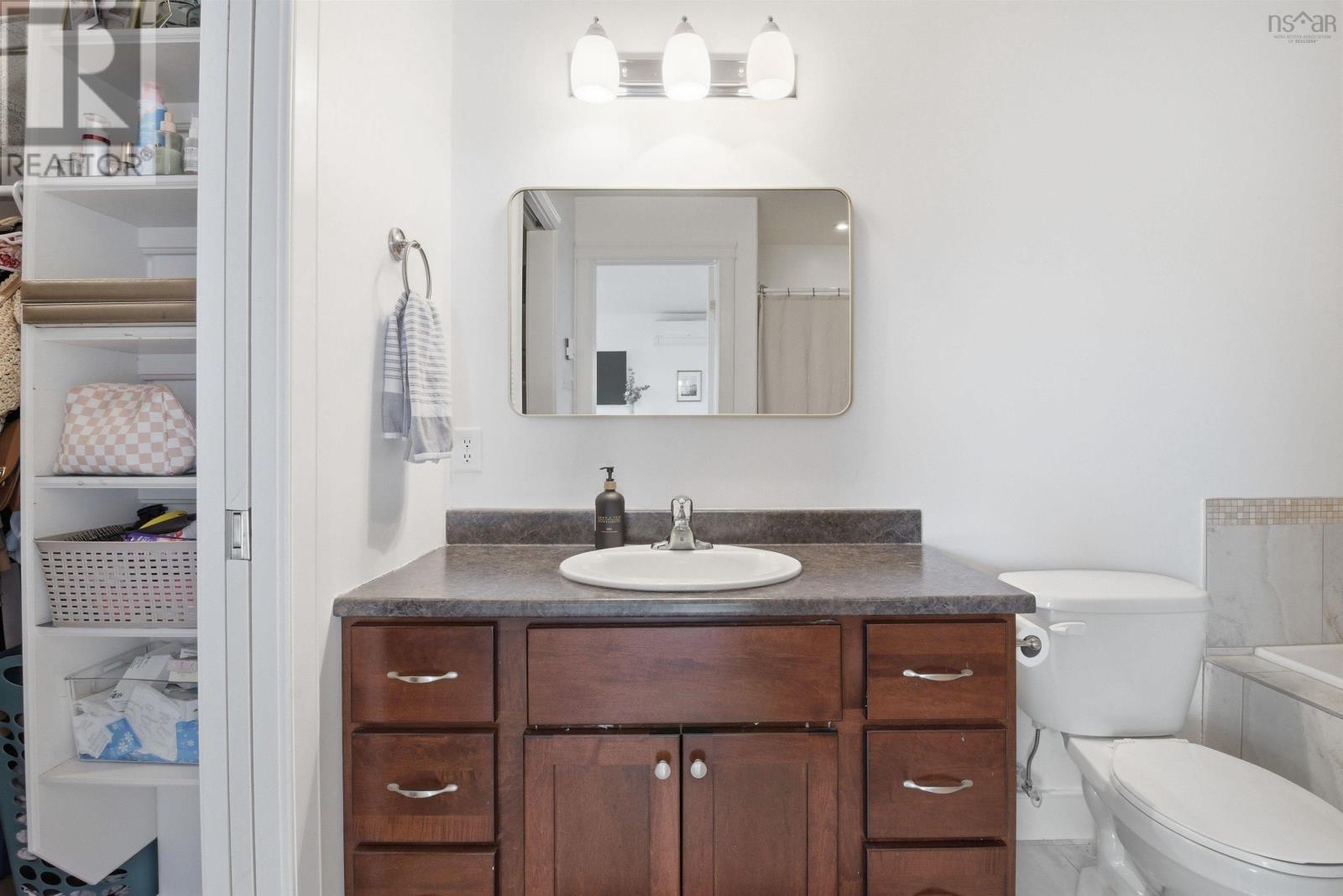 Property 6 of 39 of 79 Transom Drive