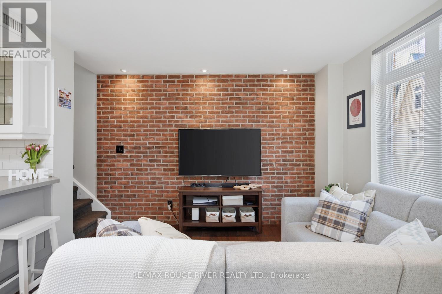 #28 89 LILLIAN STREET - 12