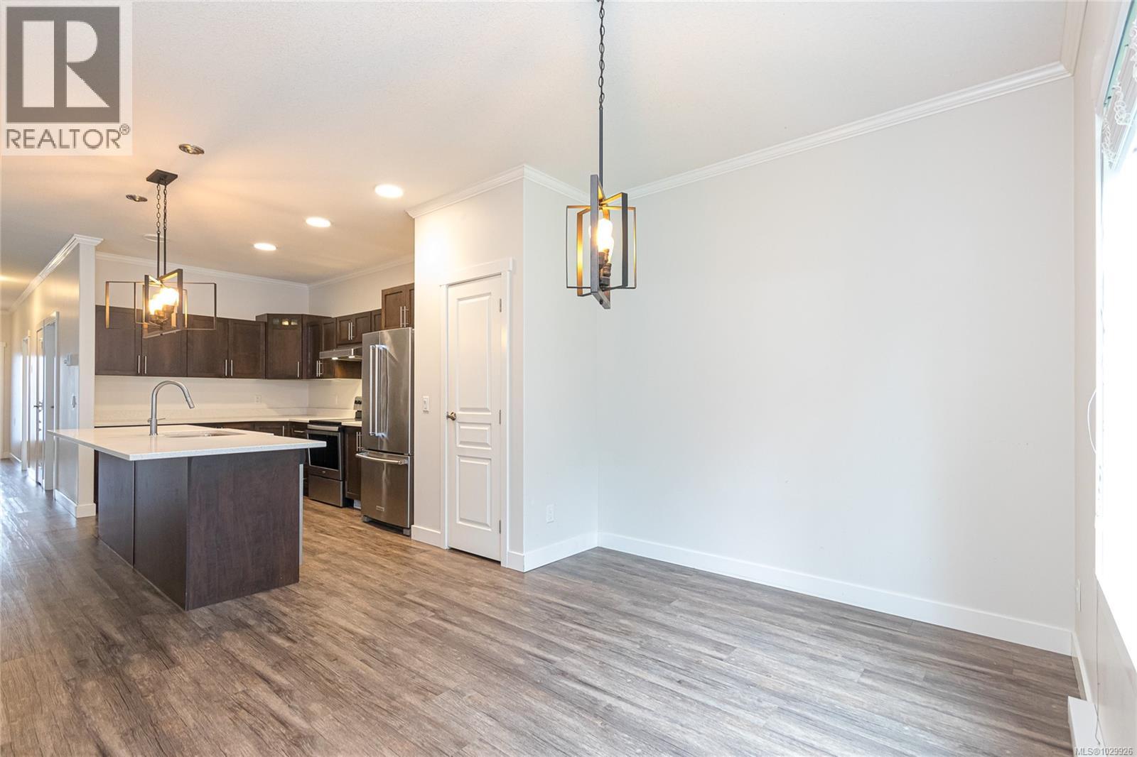 17 SAANICH RIDGE DR - 12