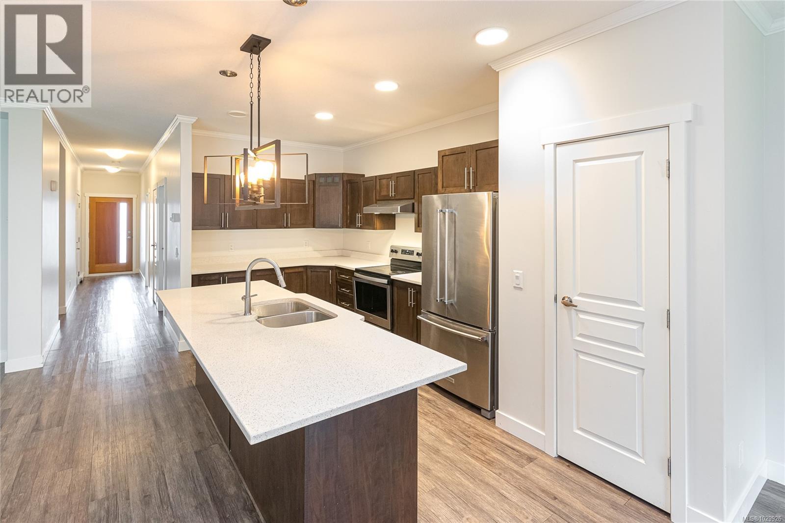 17 SAANICH RIDGE DR - 13