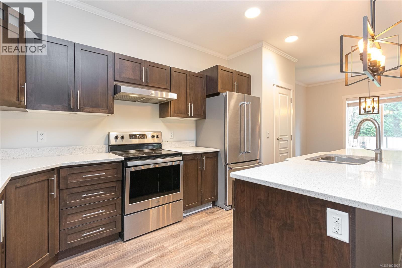 17 SAANICH RIDGE DR - 14