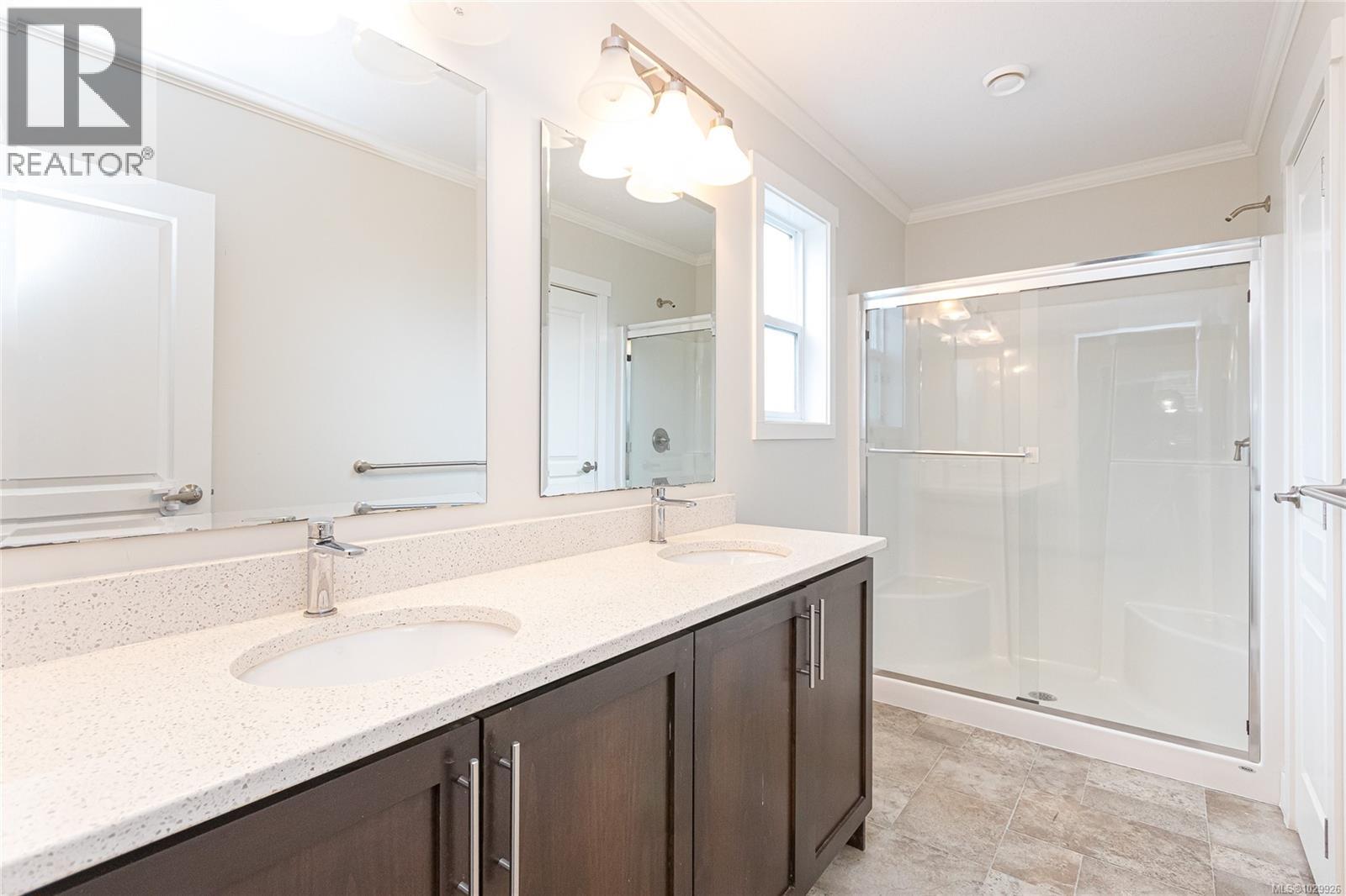 17 SAANICH RIDGE DR - 23