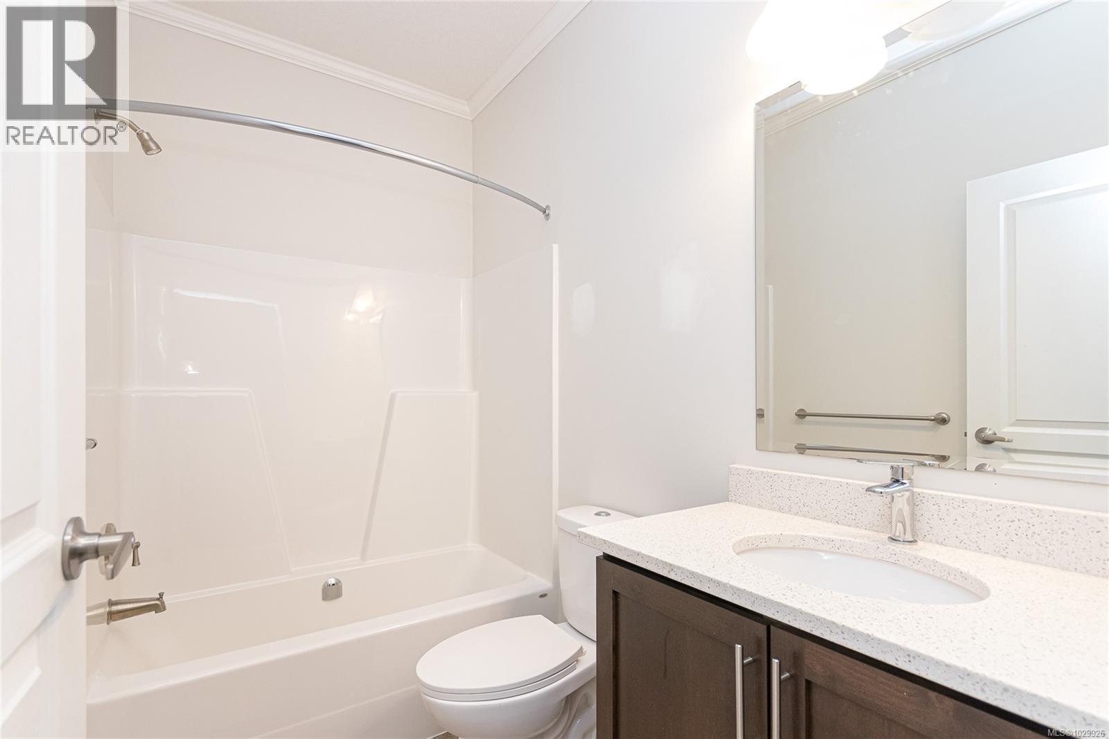 17 SAANICH RIDGE DR - 25