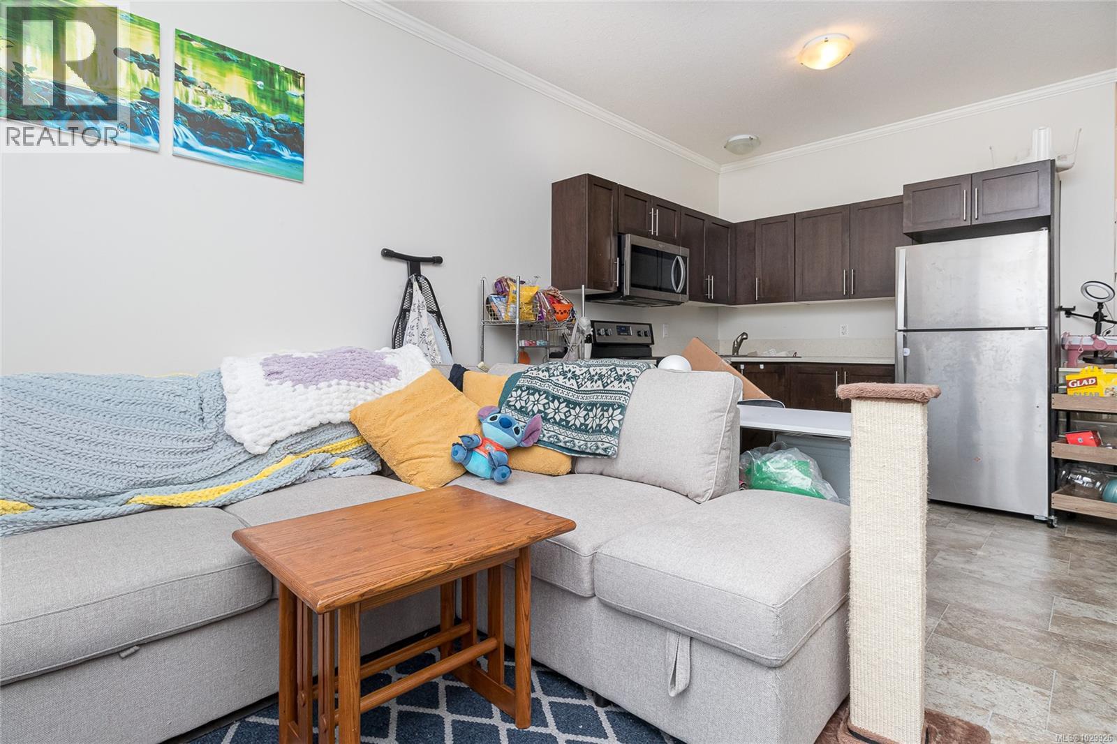 17 SAANICH RIDGE DR - 30