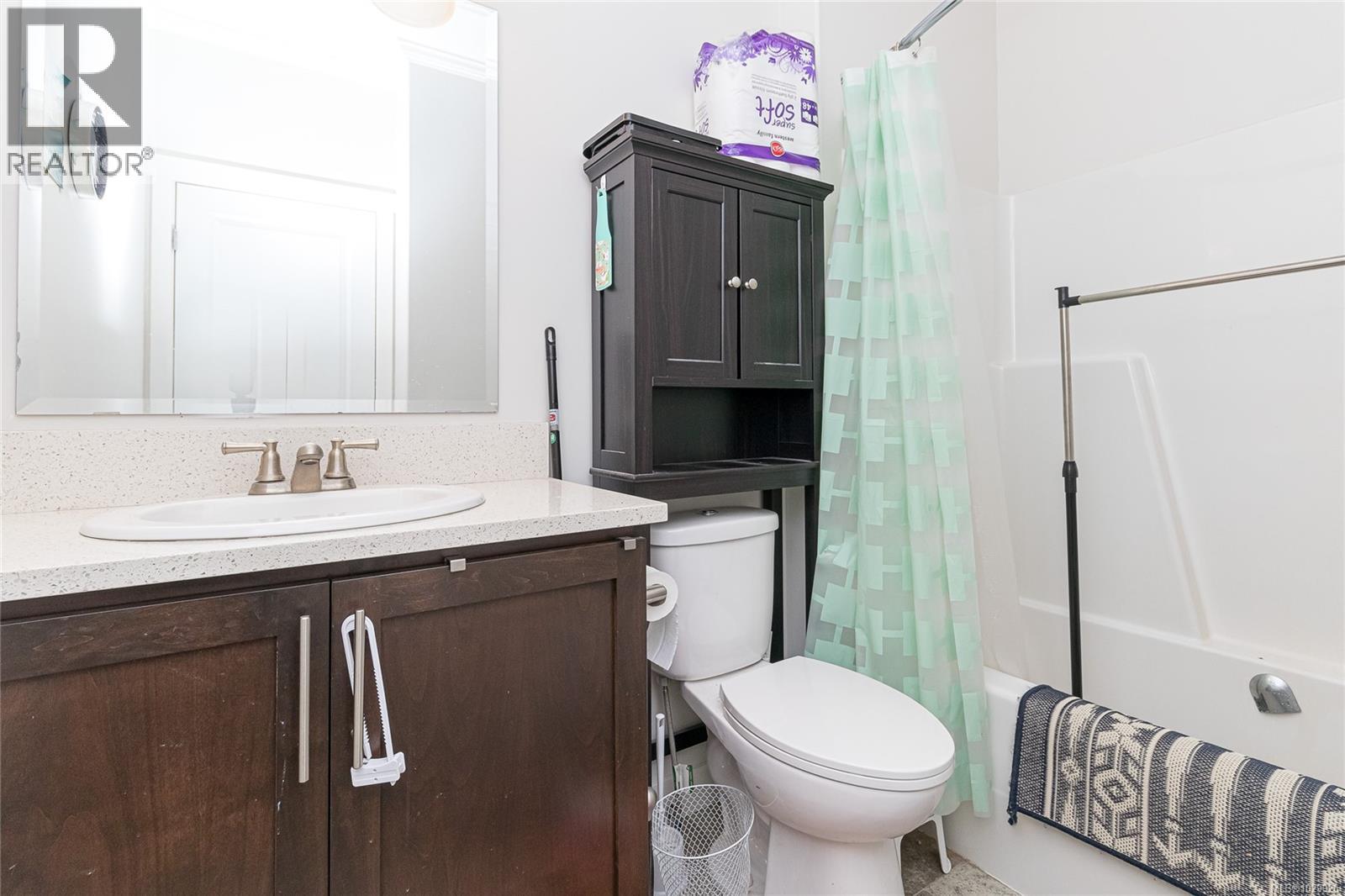 17 SAANICH RIDGE DR - 33