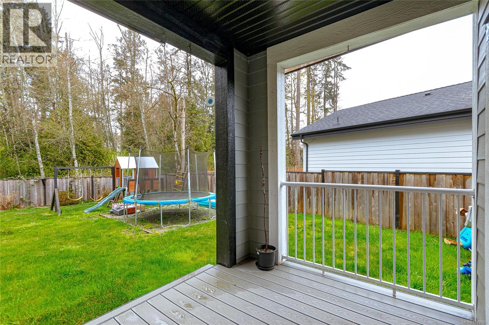 17 SAANICH RIDGE DR - 34