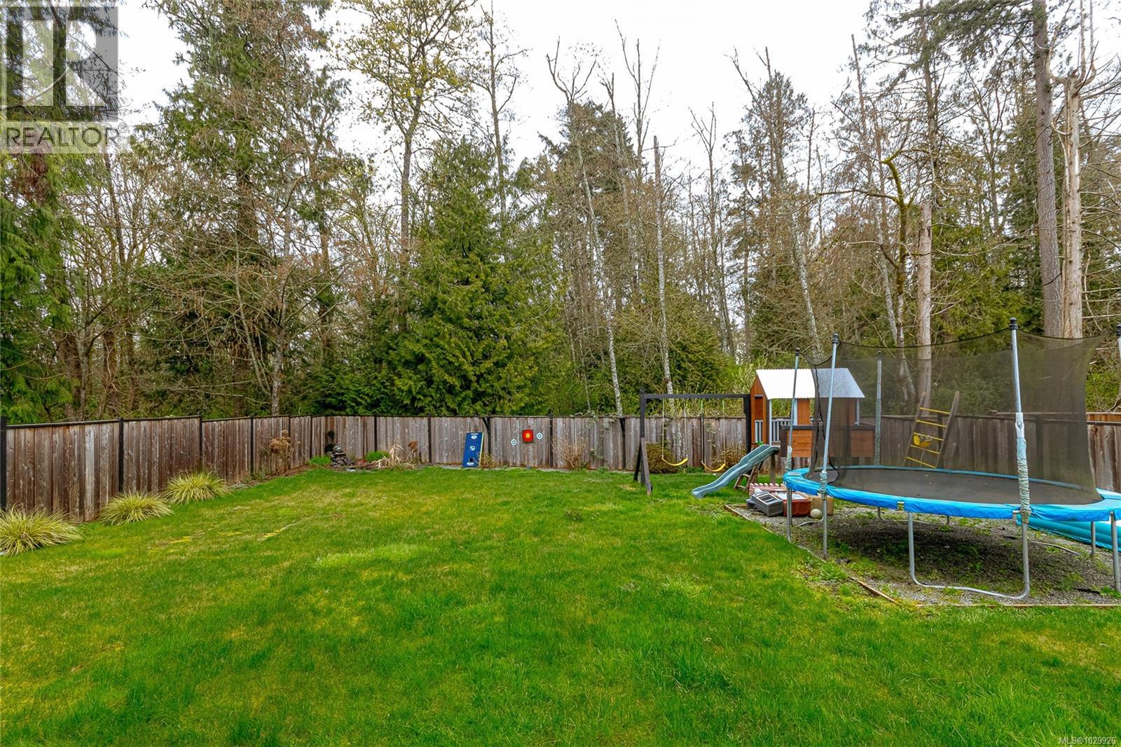 17 SAANICH RIDGE DR - 35