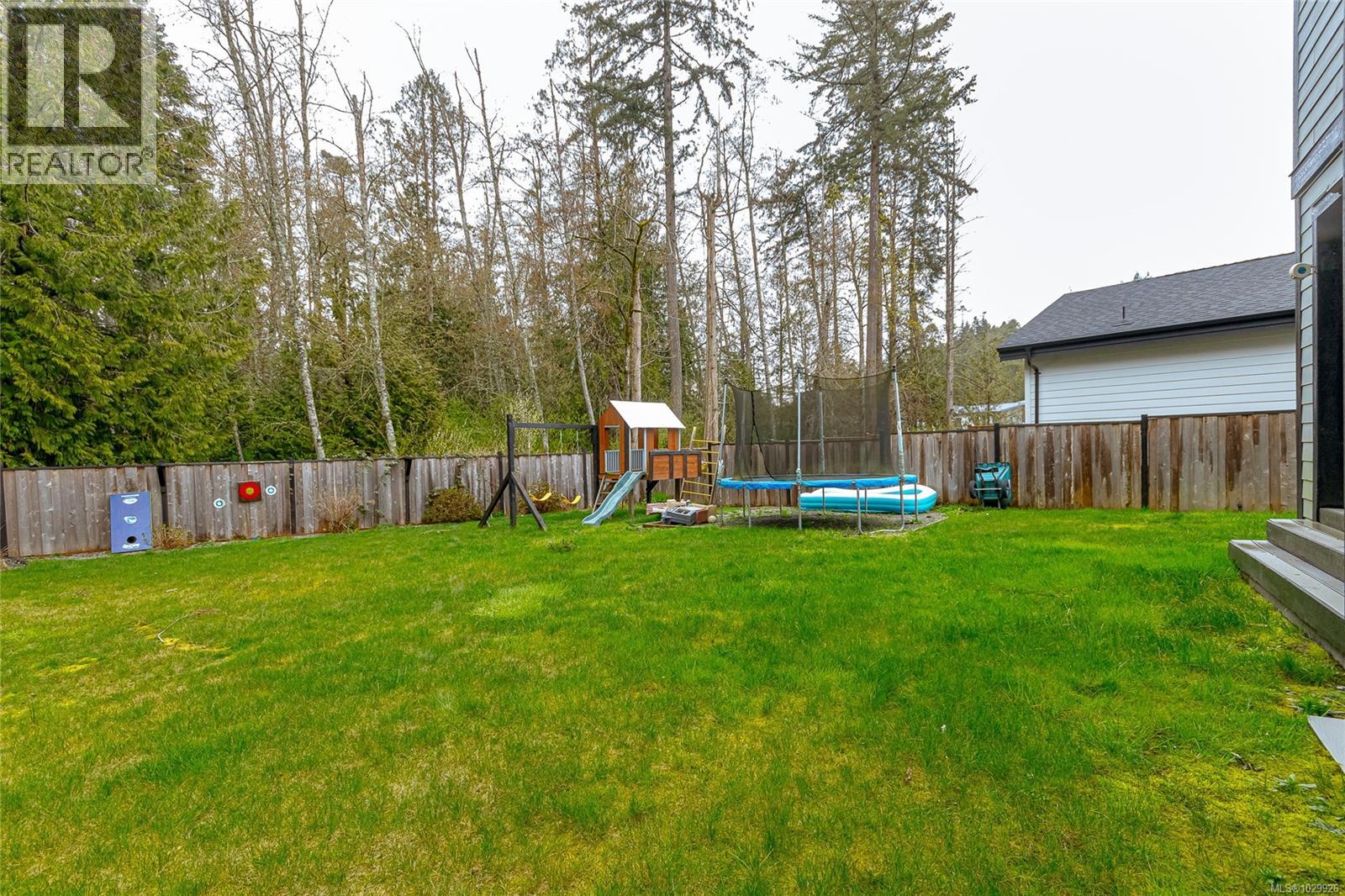 17 SAANICH RIDGE DR - 36