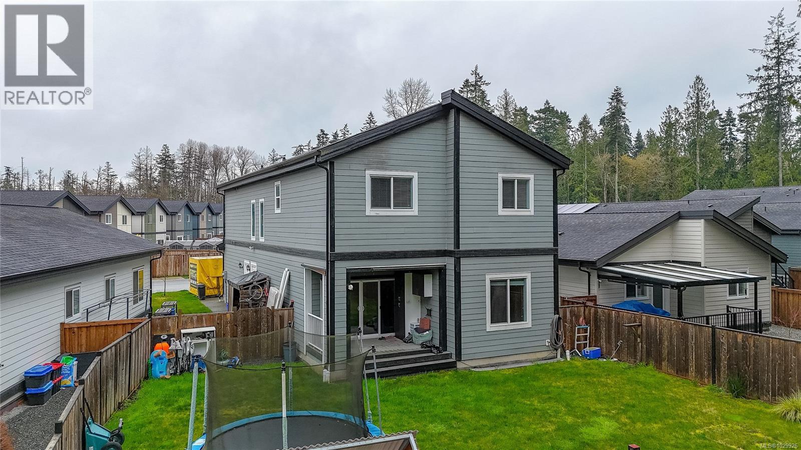 17 SAANICH RIDGE DR - 40