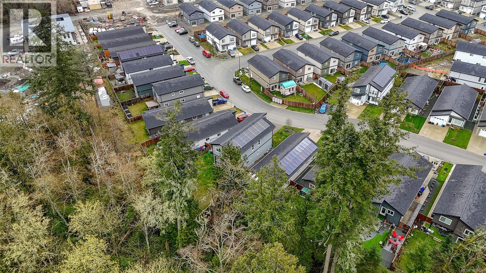 17 SAANICH RIDGE DR - 41