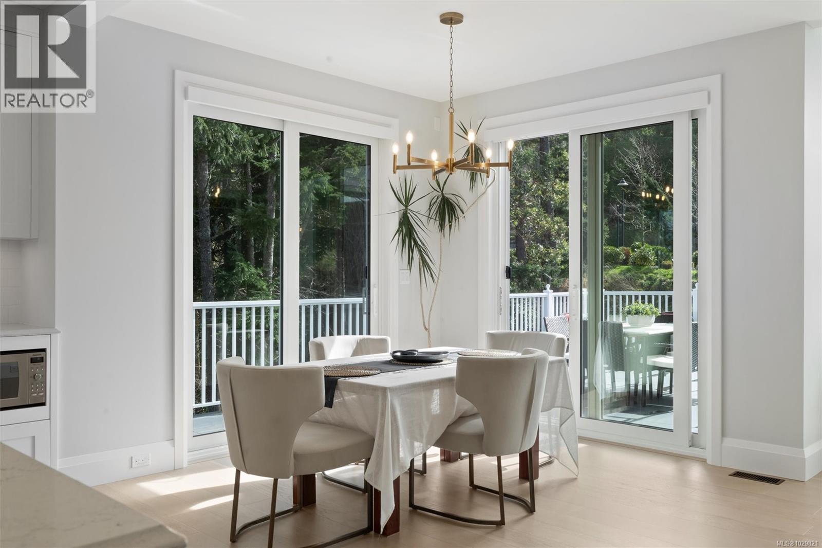 2006 PINEHURST TERR - 11