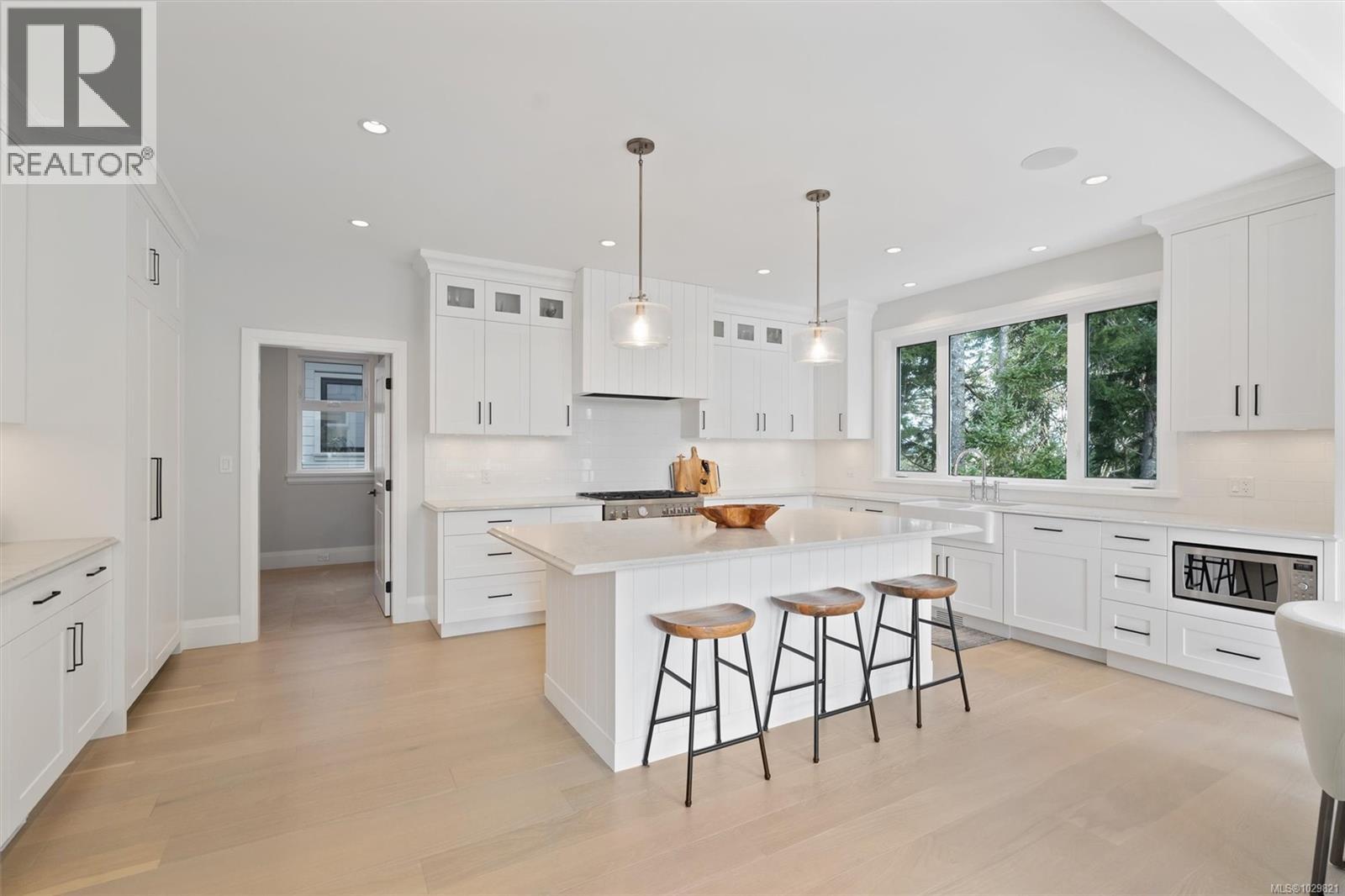 2006 PINEHURST TERR - 12