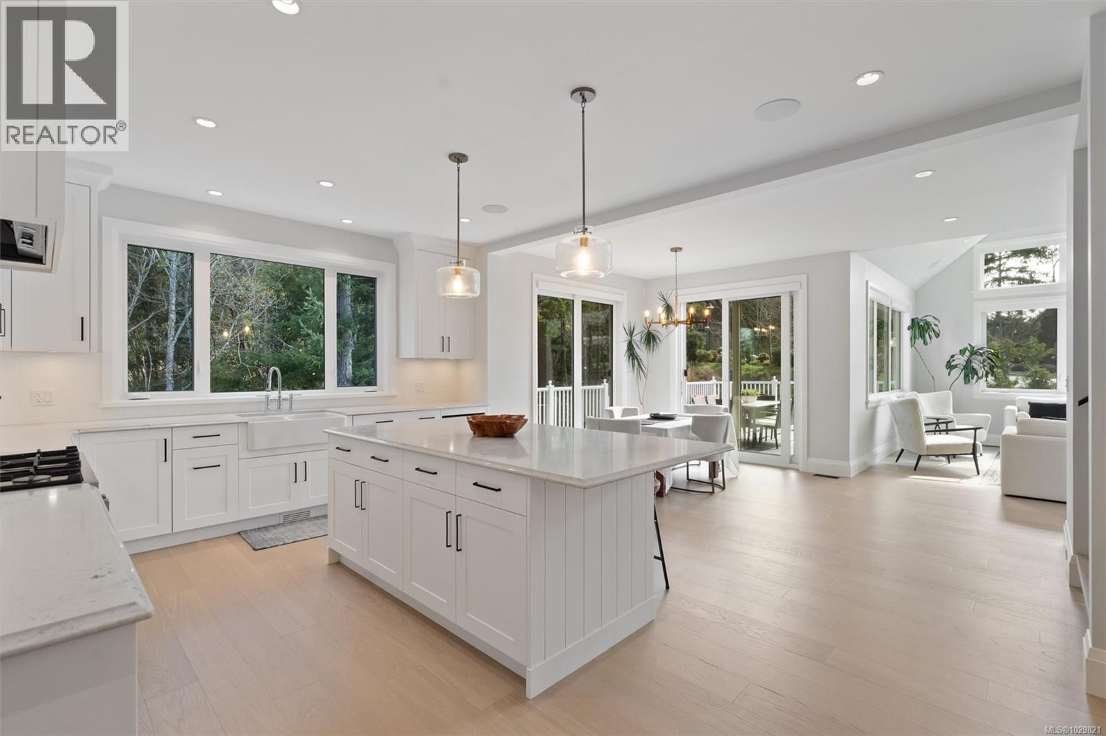 2006 PINEHURST TERR - 14