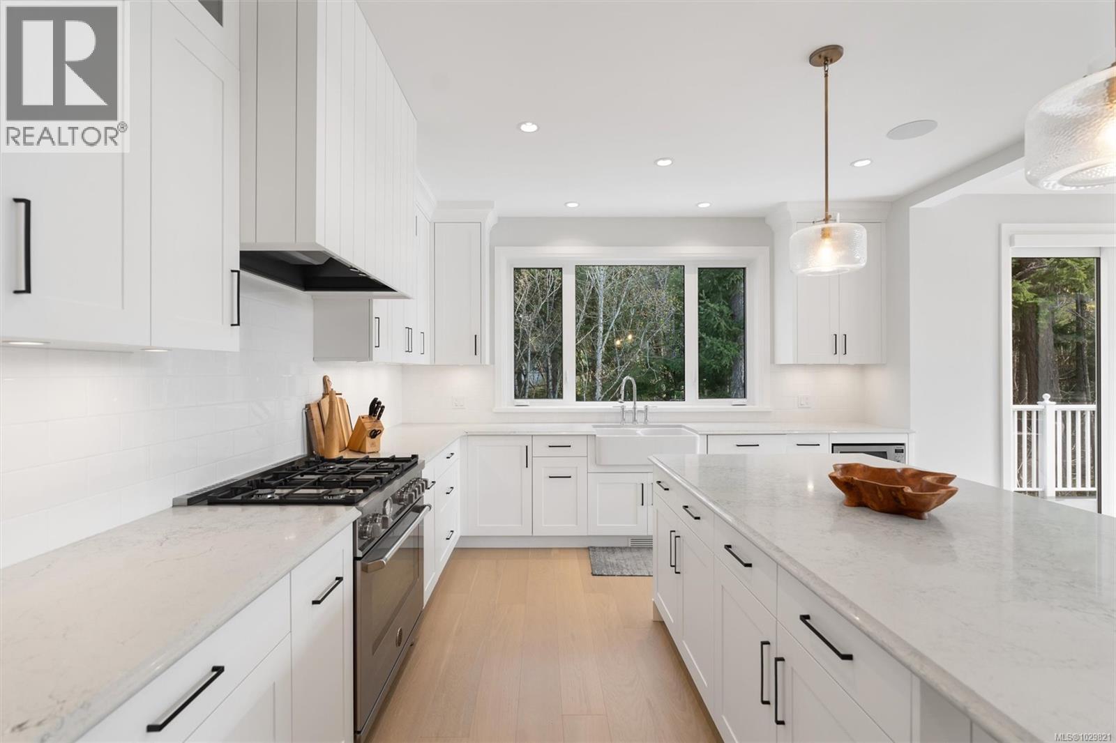 2006 PINEHURST TERR - 15