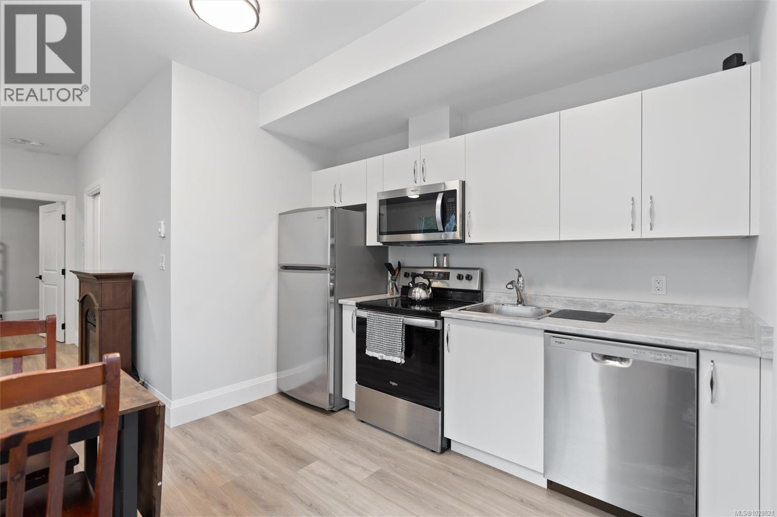 2006 PINEHURST TERR - 41