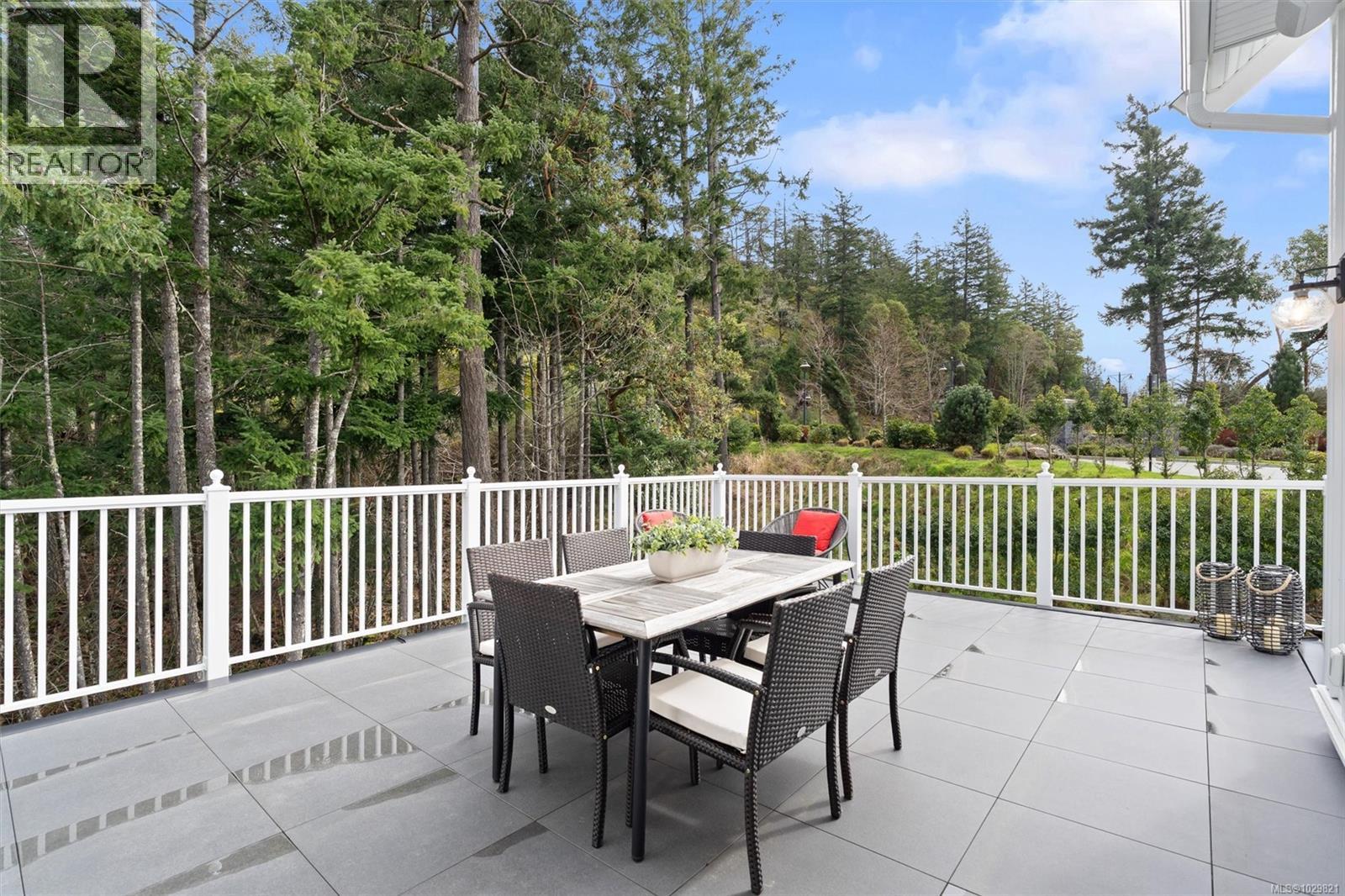 2006 PINEHURST TERR - 43