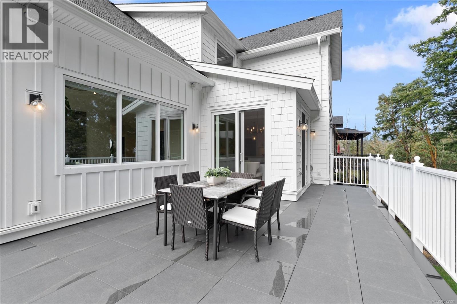 2006 PINEHURST TERR - 44