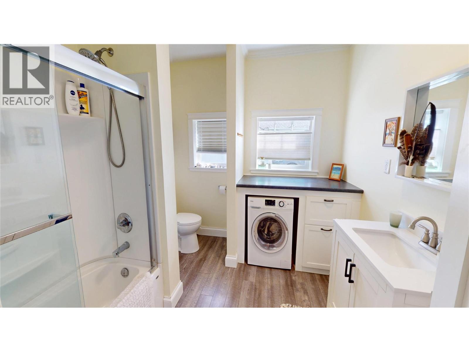 1210 - 1212 HILLSIDE Street, Creston