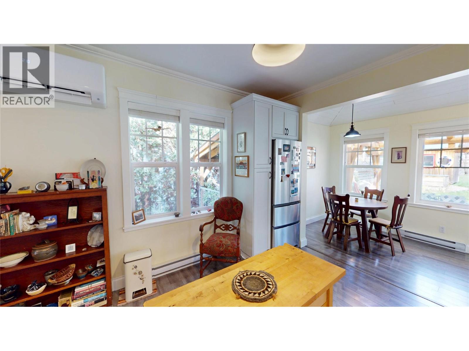 1210 - 1212 HILLSIDE Street, Creston