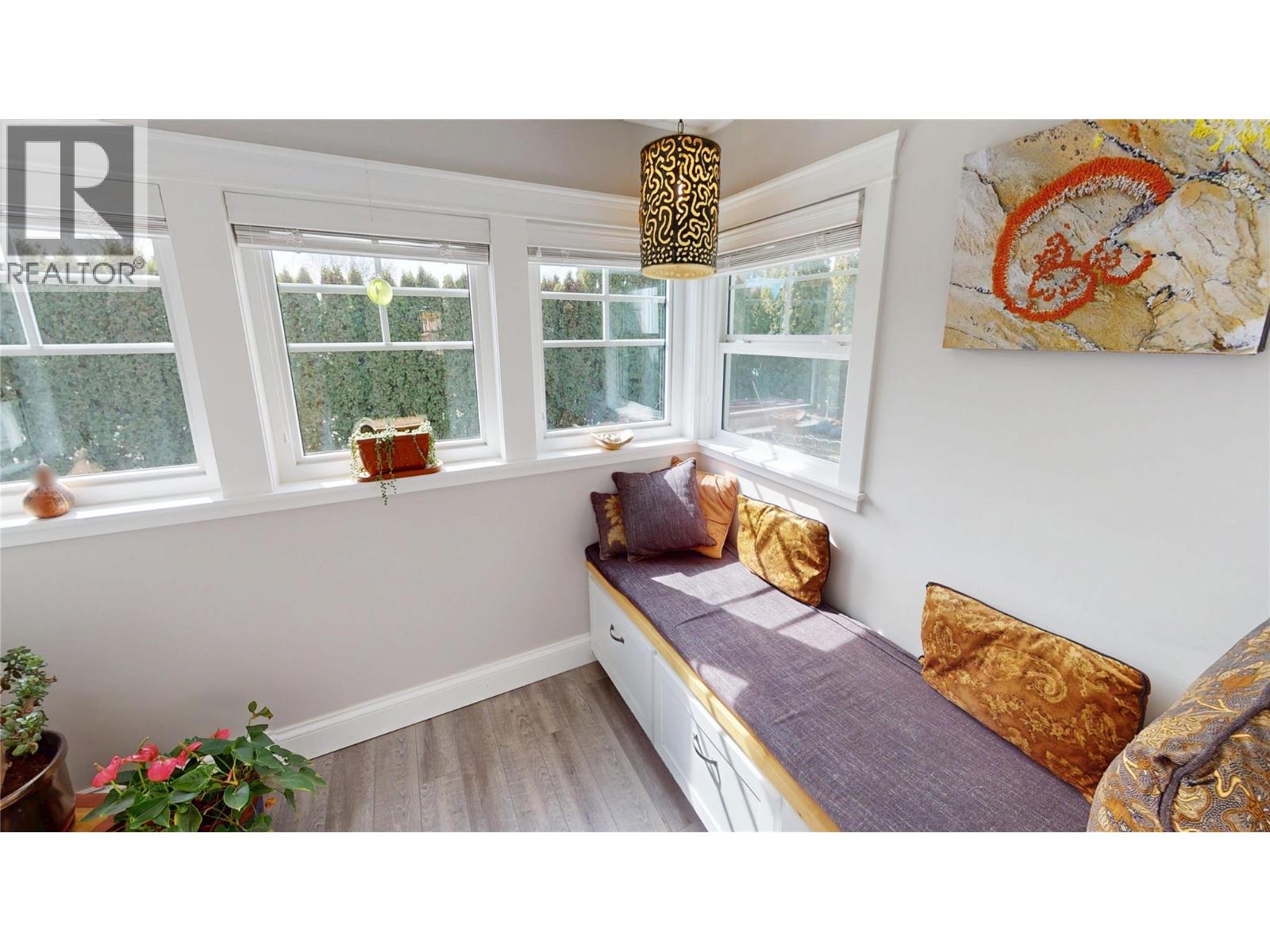 1210 - 1212 HILLSIDE Street, Creston