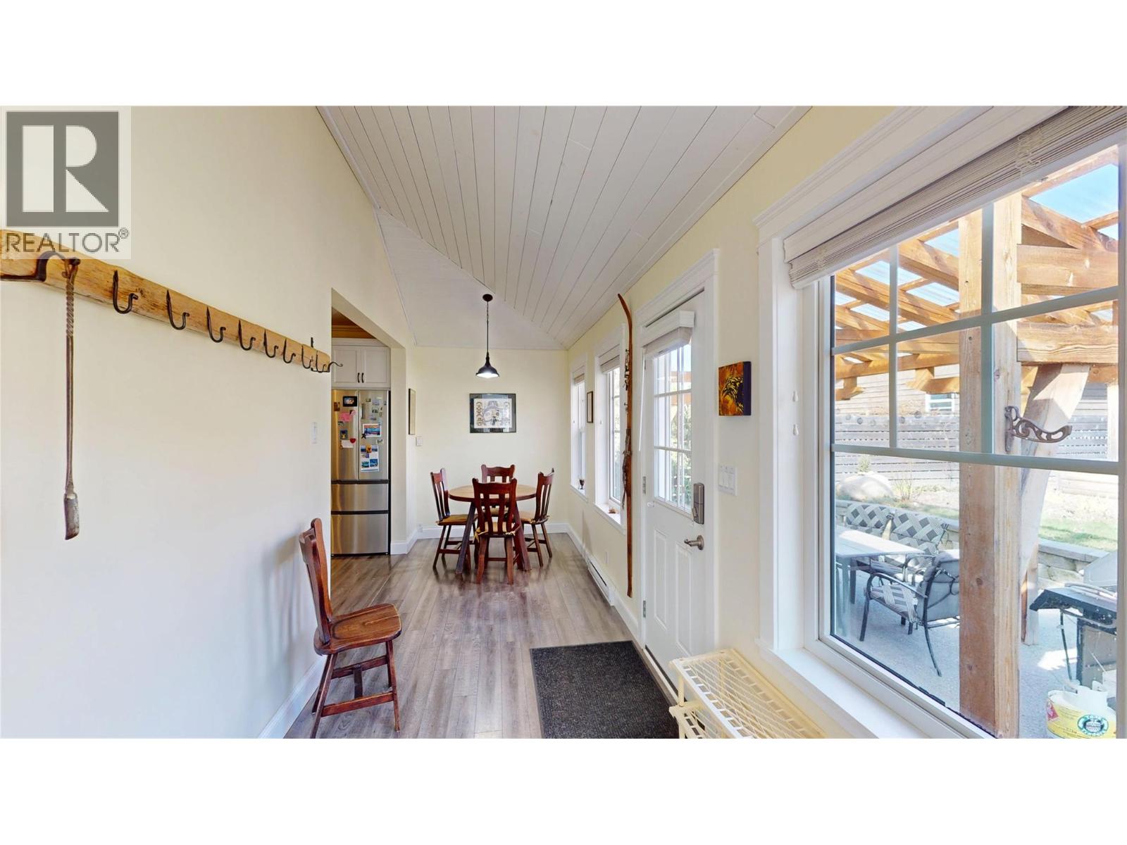 1210 - 1212 HILLSIDE Street, Creston