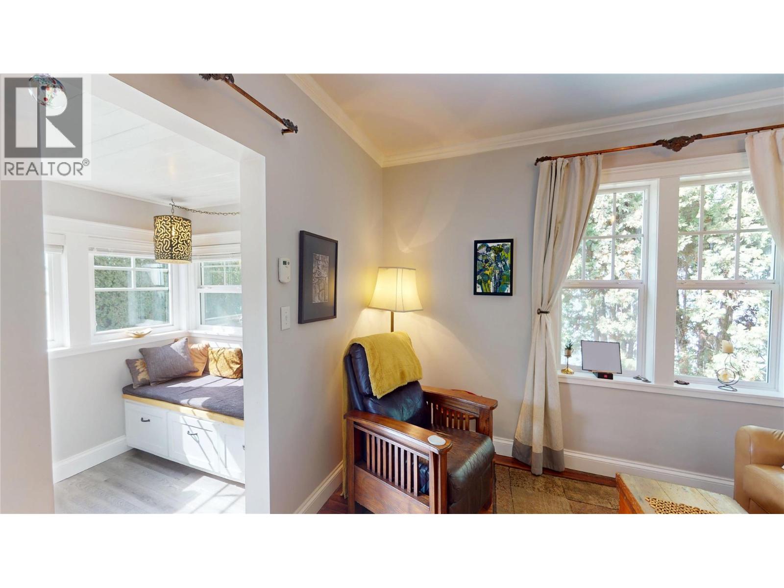 1210 - 1212 HILLSIDE Street, Creston